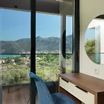Brothers Seaview Aparthotel