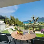 Brothers Seaview 4*