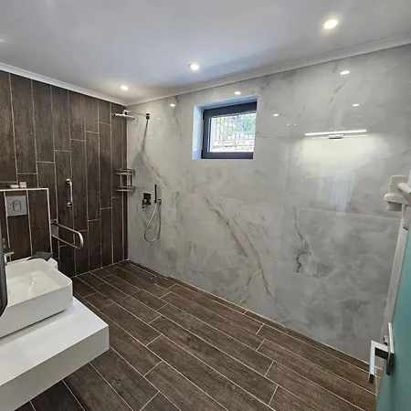 Brothers Seaview 4* Chrisi Ammoudia