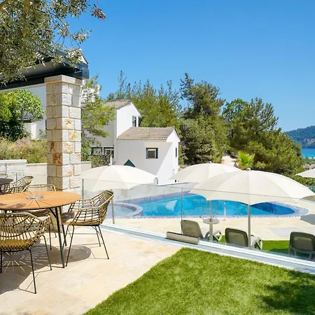 Brothers Seaview Aparthotel 4*