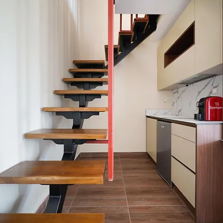 Brothers Seaview Chrisi Ammoudia