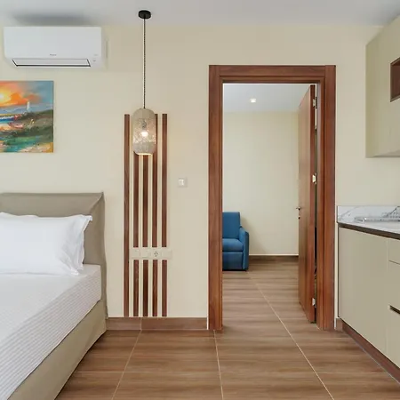 Brothers Seaview Chrisi Ammoudia