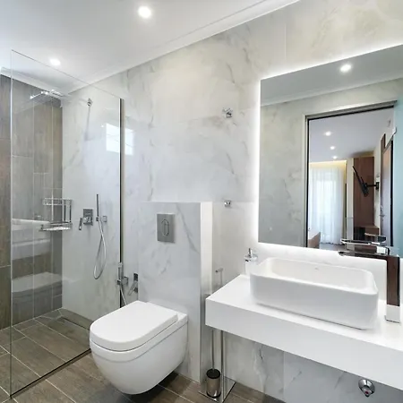 Brothers Seaview Aparthotel 4*