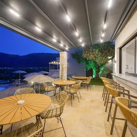 Brothers Seaview Aparthotel 4*