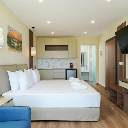 Brothers Seaview Chrisi Ammoudia